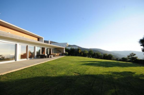 Moderne Villa Mit Überdachtem Pool